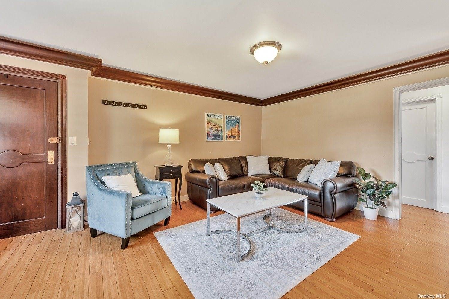 17-25 Utopia Parkway, Whitestone, NY 11357