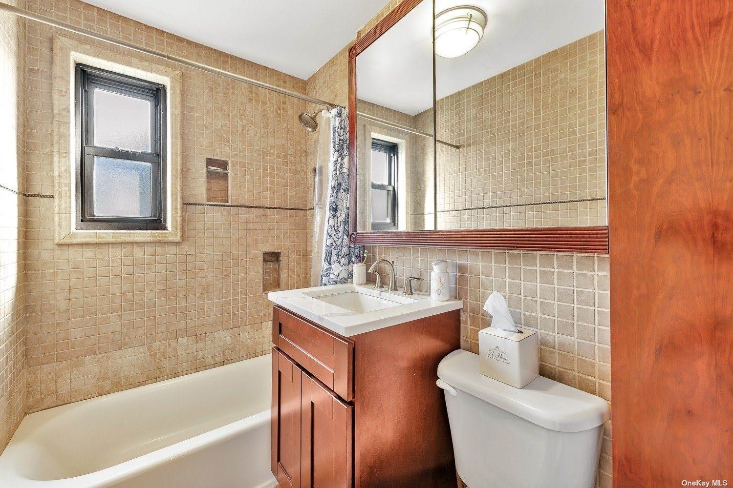 17-25 Utopia Parkway, Whitestone, NY 11357