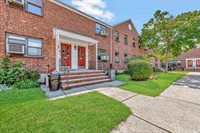 17-25 Utopia Parkway, Whitestone, NY 11357