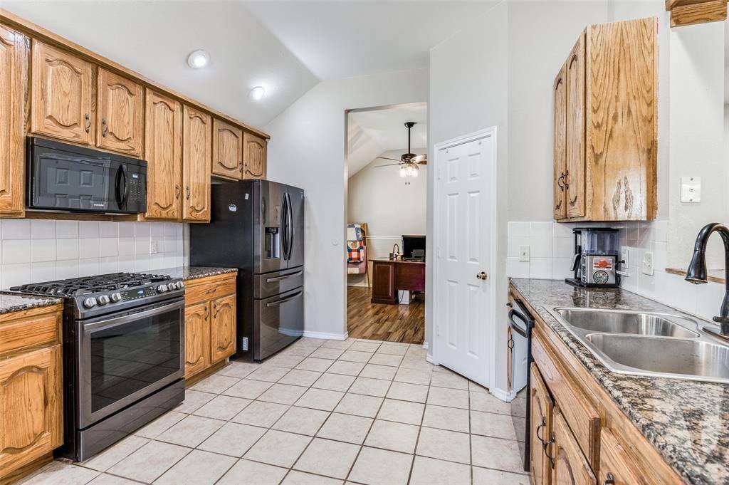 7401 Gairlock Drive, Fort Worth, TX 76179