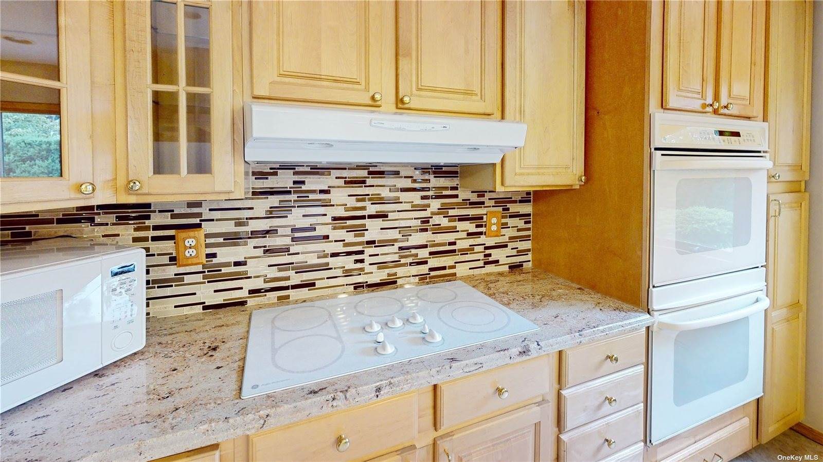 11 4th Street (Denise Ct), Nesconset, NY 11767