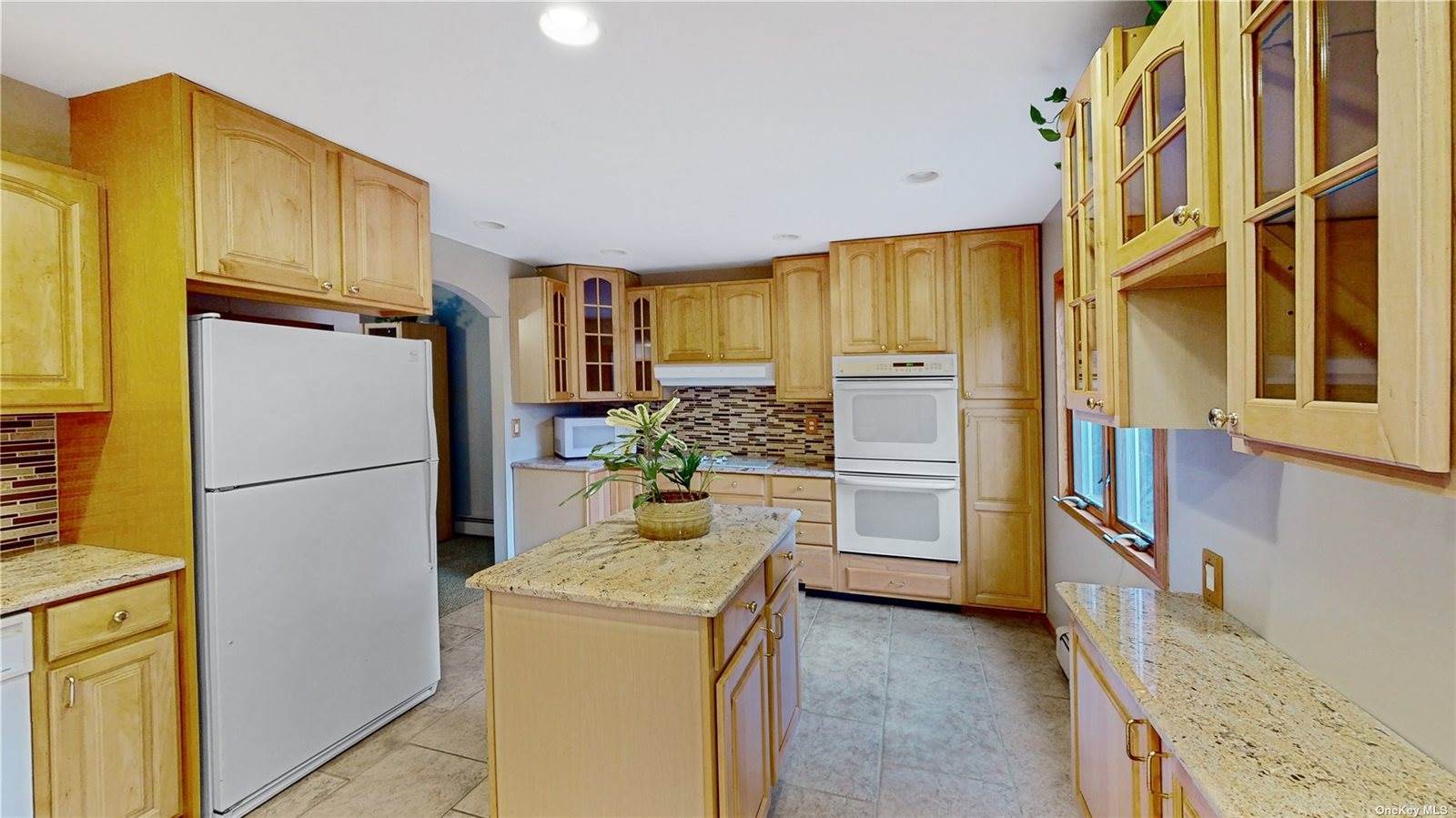 11 4th Street (Denise Ct), Nesconset, NY 11767