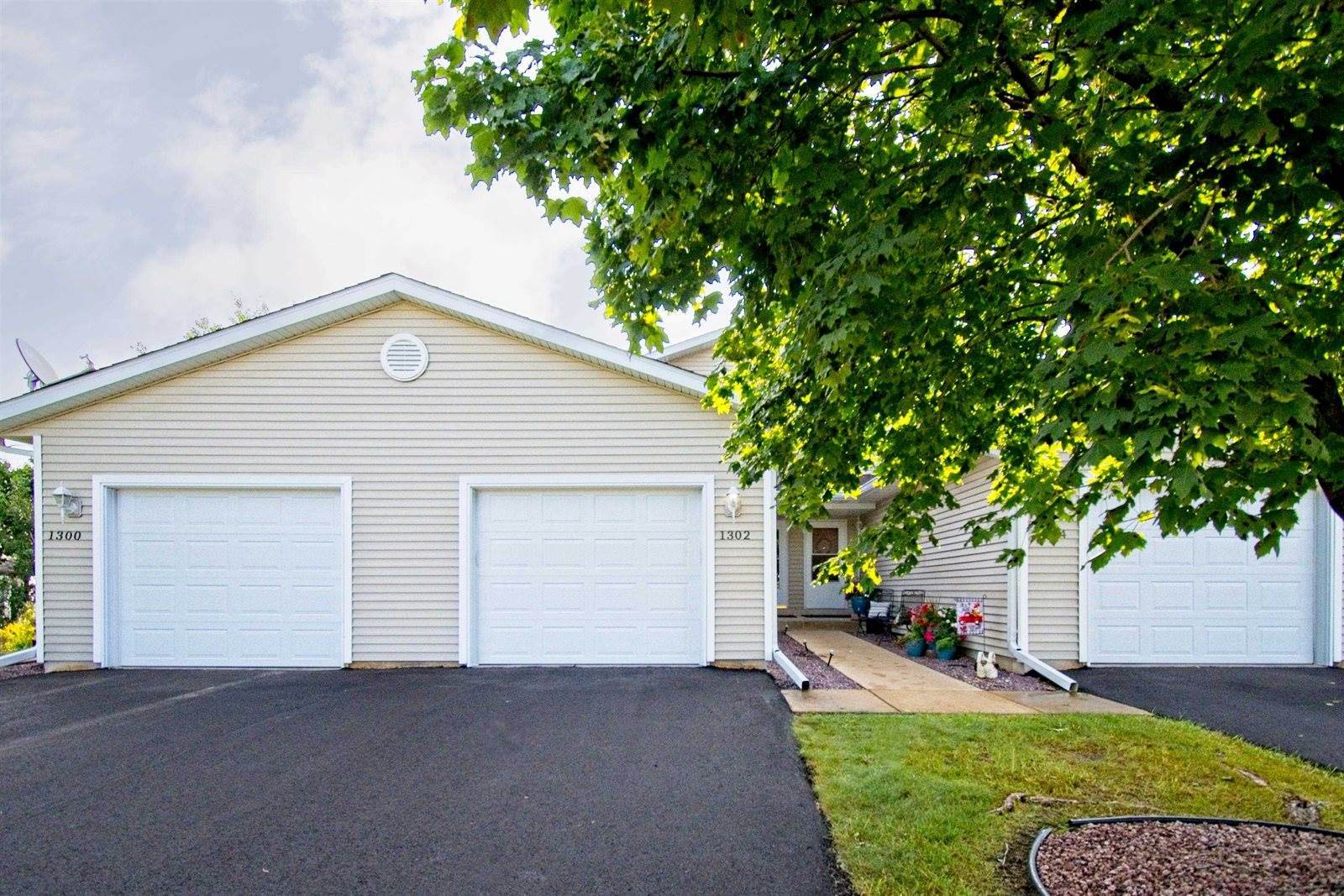 1302 Silver Drive, Baraboo, WI 53913