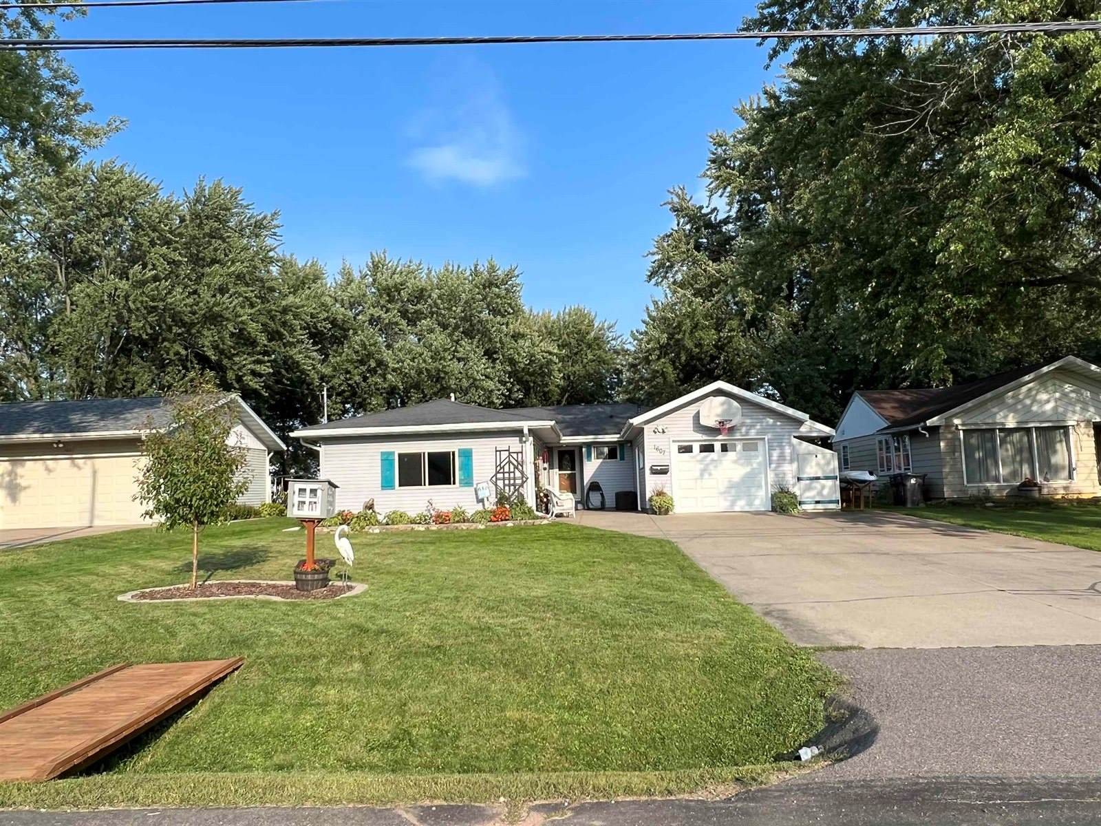 1607 S Cedar Avenue, Marshfield, WI 54449