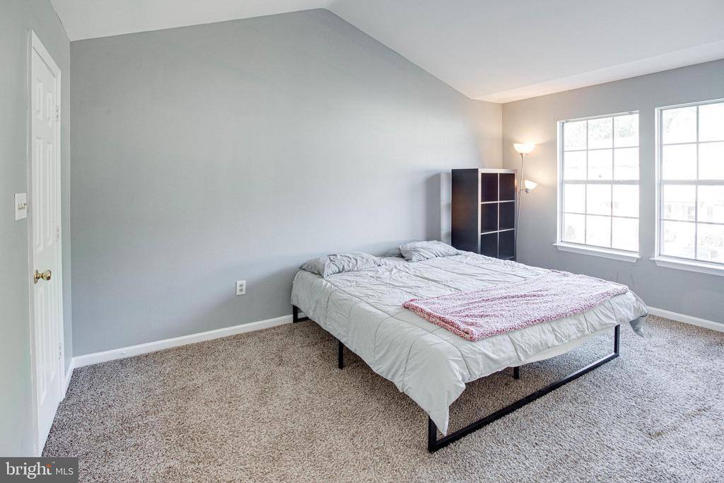 912 Wind Ridge Drive, Stafford, VA 22554