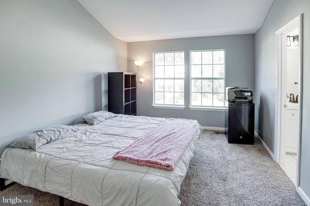 912 Wind Ridge Drive, Stafford, VA 22554