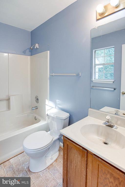 912 Wind Ridge Drive, Stafford, VA 22554