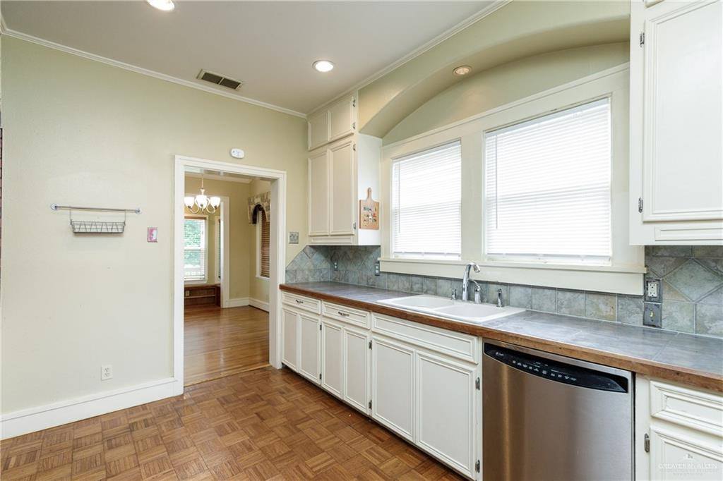 402 Clifford Street, Corpus Christi, TX 78404