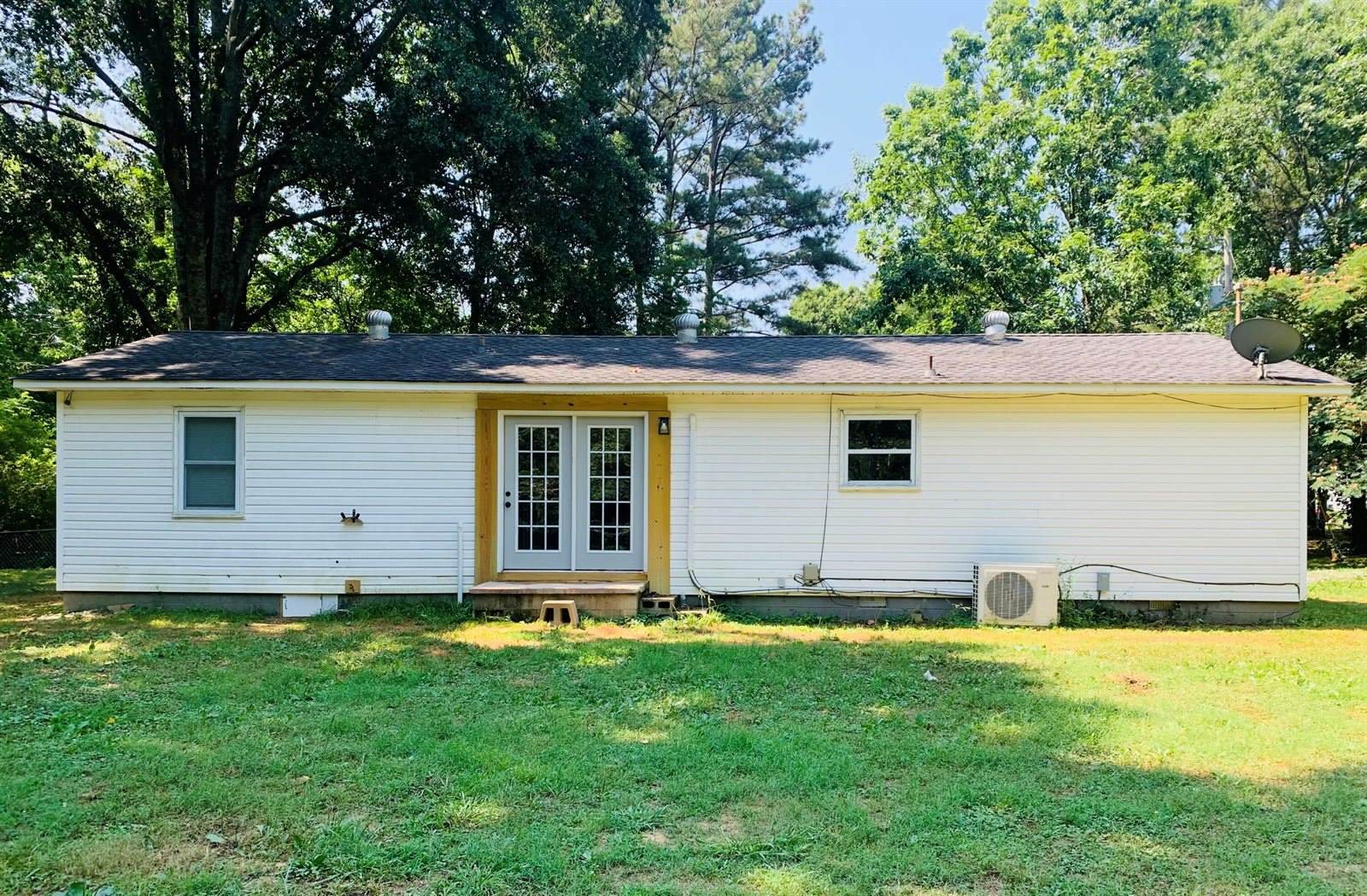 1613 Carr Drive Dr, Rocky Face, GA 30740