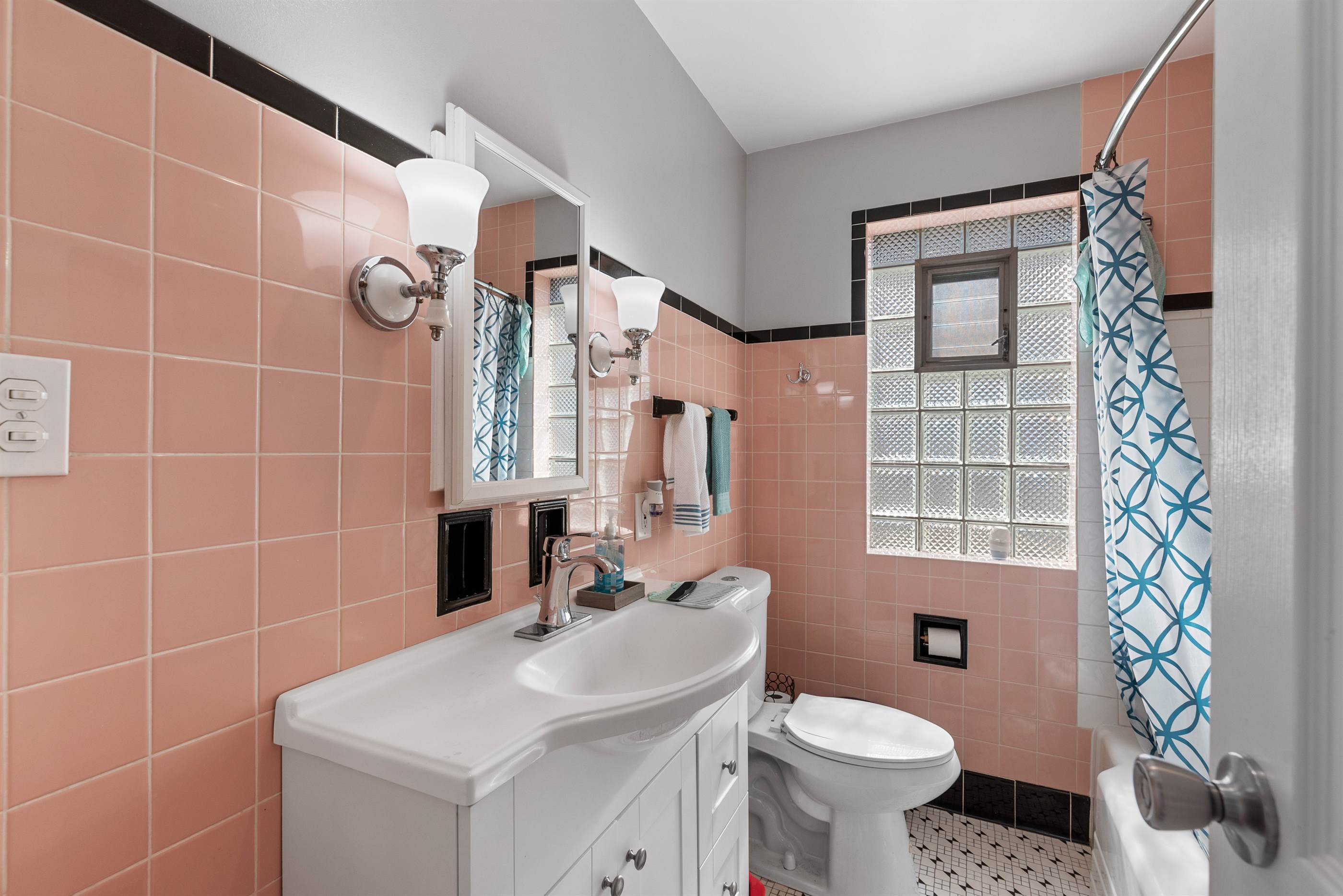 3027 S. 47th Street, Milwaukee, WI 53219