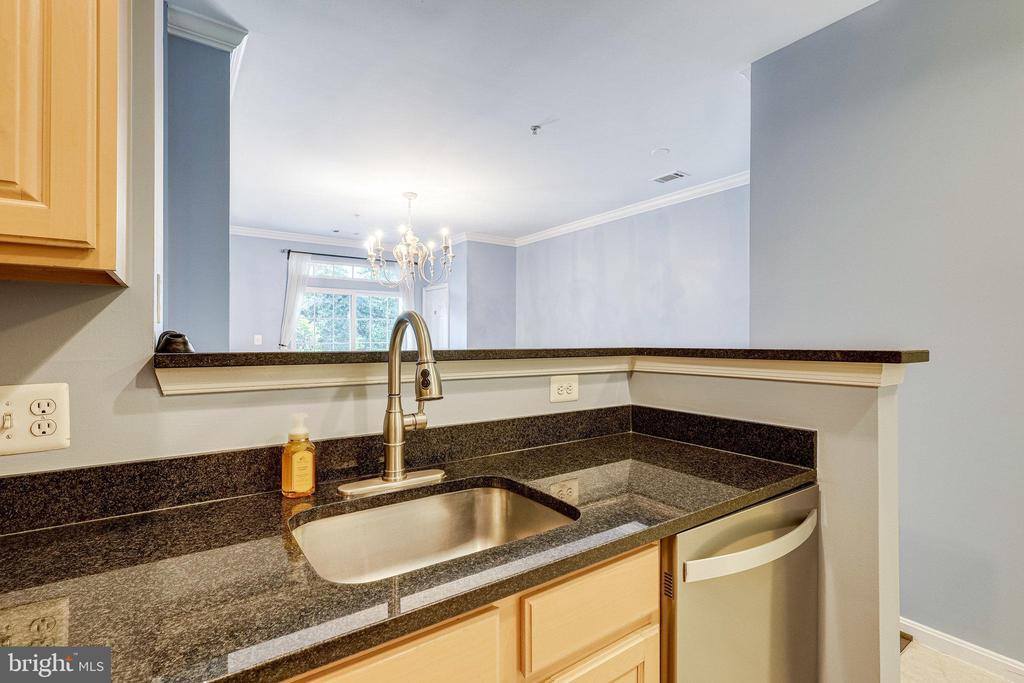 2465 Army Navy Drive, Arlington, VA 22206