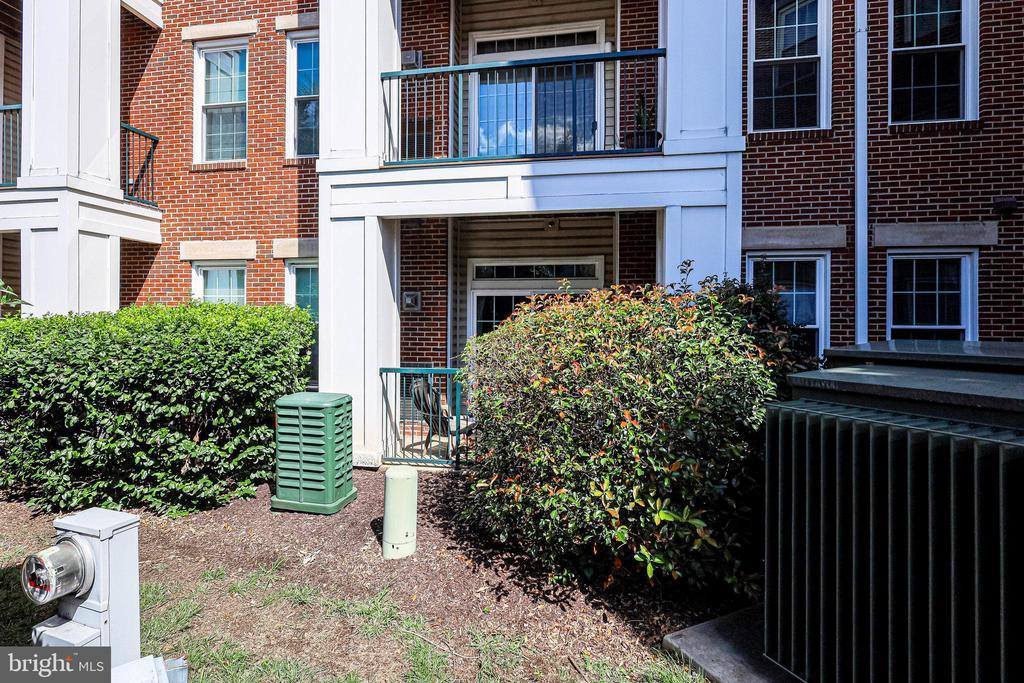 2465 Army Navy Drive, Arlington, VA 22206