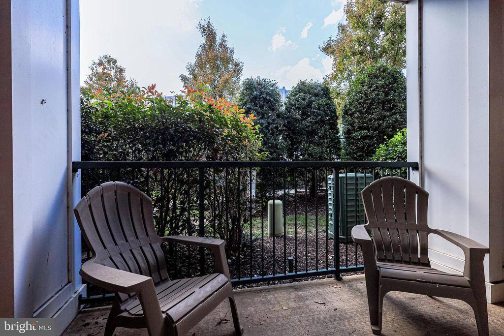 2465 Army Navy Drive, Arlington, VA 22206