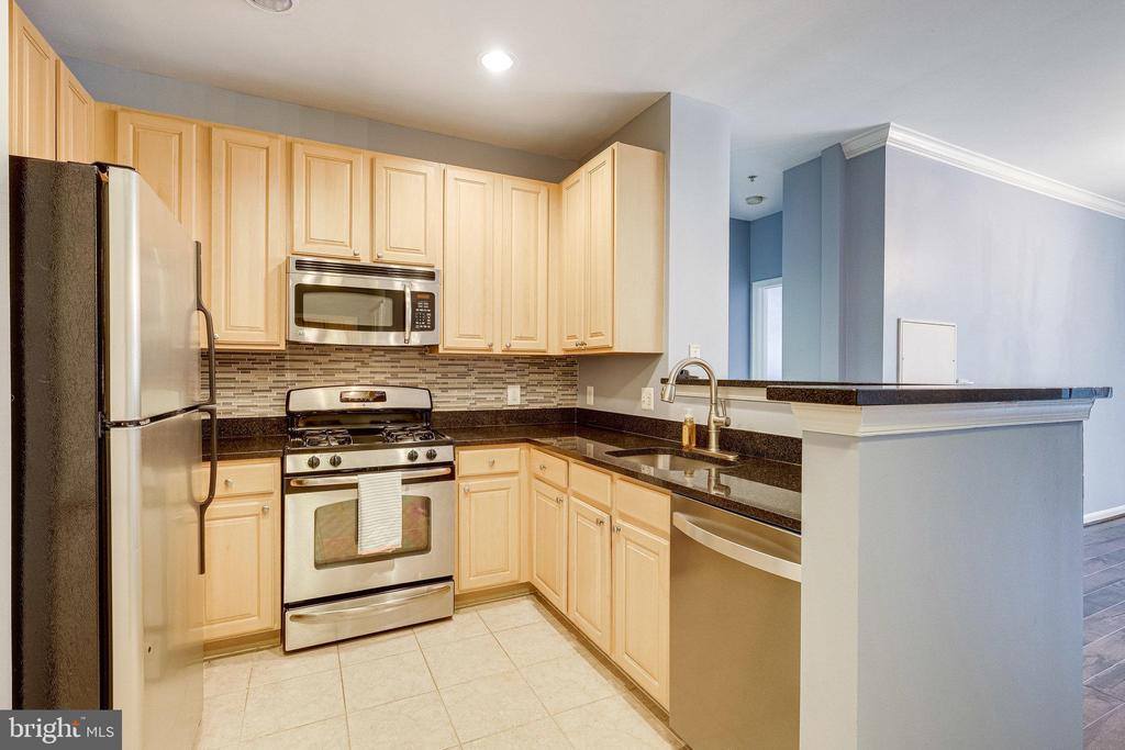 2465 Army Navy Drive, Arlington, VA 22206