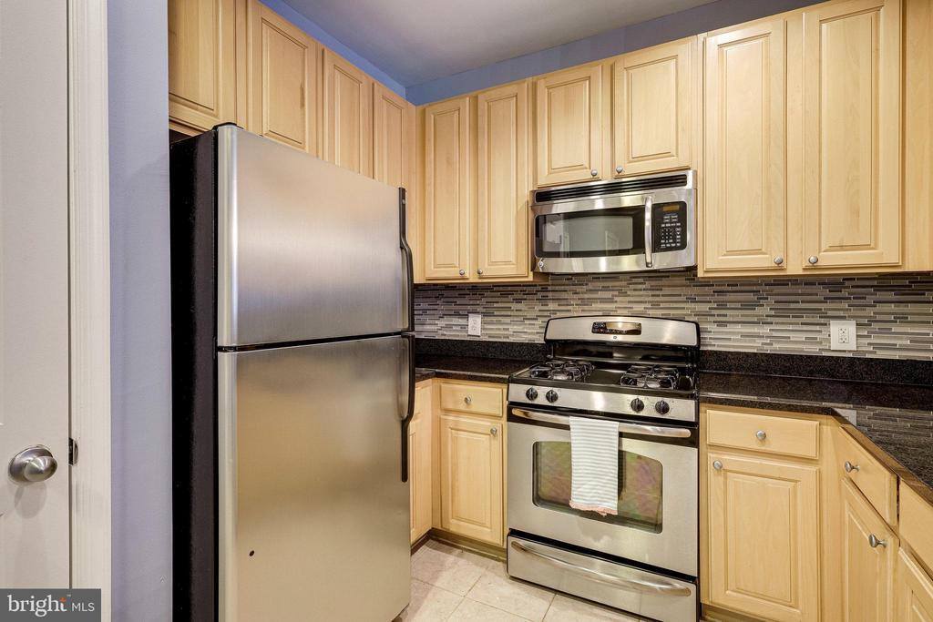 2465 Army Navy Drive, Arlington, VA 22206