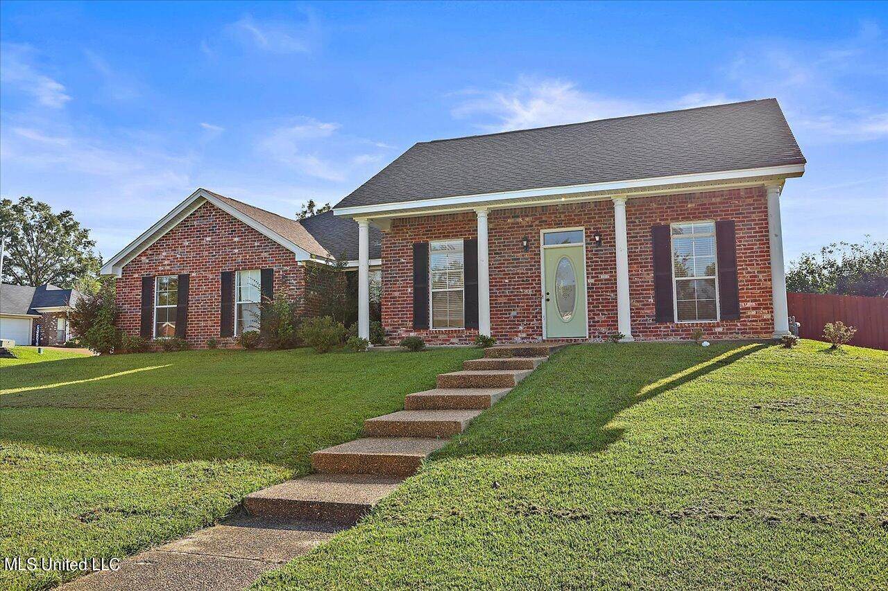 638 Oak Ridge Way, Pearl, MS 39208