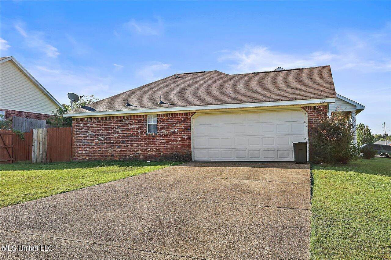 638 Oak Ridge Way, Pearl, MS 39208