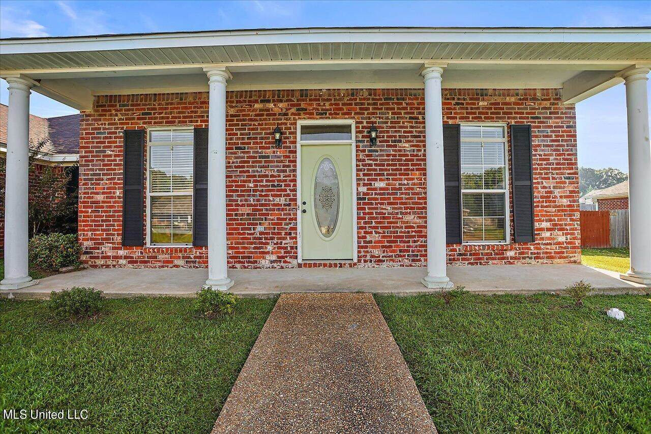 638 Oak Ridge Way, Pearl, MS 39208