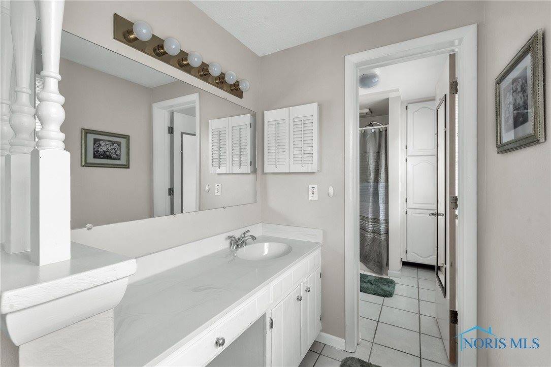 5903 Colonial Court, Sylvania, OH 43560