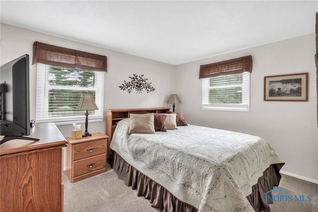 5903 Colonial Court, Sylvania, OH 43560