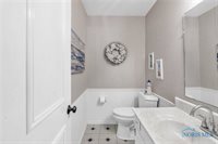 5903 Colonial Court, Sylvania, OH 43560