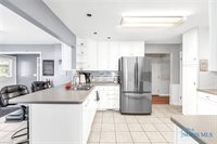 5903 Colonial Court, Sylvania, OH 43560