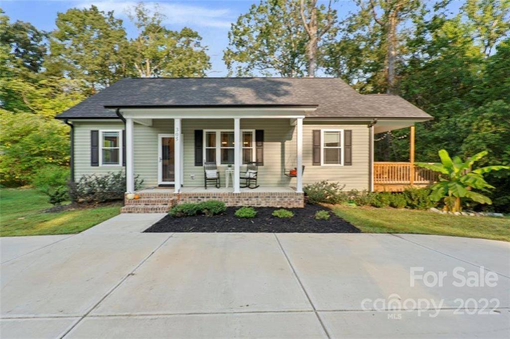 305 Tomberlin Road, Mount Holly, NC 28120