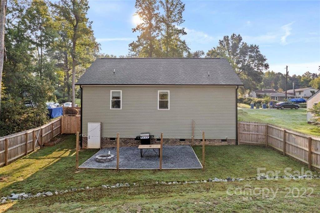 305 Tomberlin Road, Mount Holly, NC 28120