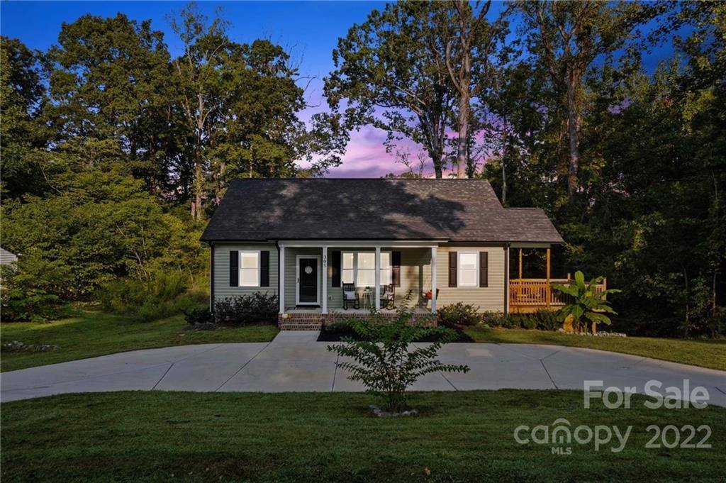305 Tomberlin Road, Mount Holly, NC 28120