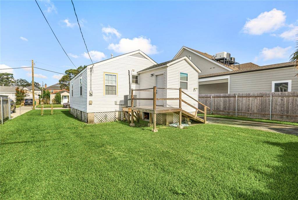 216 Maple Ridge Drive, Metairie, LA 70001