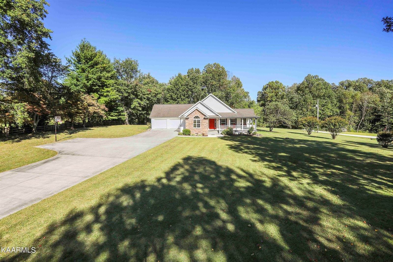 524 Cooper Lake Rd, Oneida, TN 37841