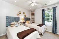 11808 Oakhurst Dr, Fredericksburg, VA 22407