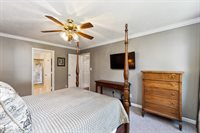 11808 Oakhurst Dr, Fredericksburg, VA 22407