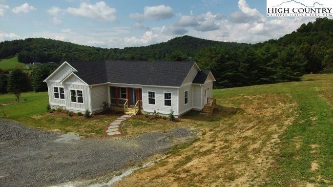 333 Olde Fields Drive, Fleetwood, NC 28626