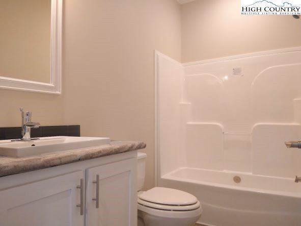 333 Olde Fields Drive, Fleetwood, NC 28626