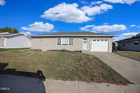 1224 13th Avenue West, Williston, ND 58801