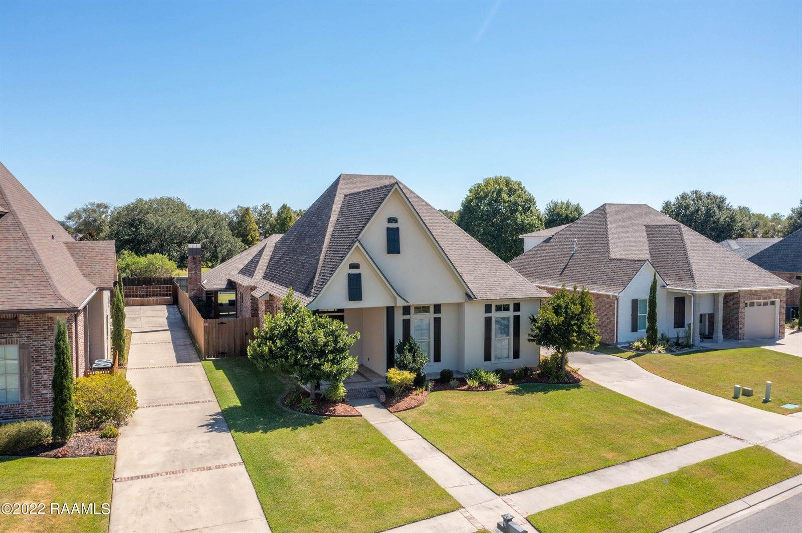 111 Carriage Lakes Drive, Youngsville, LA 70592