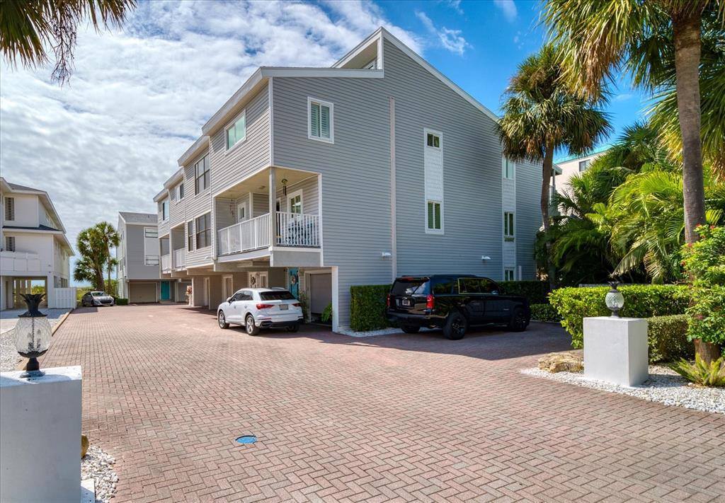 12274 1ST Street West, Treasure Island, FL 33706