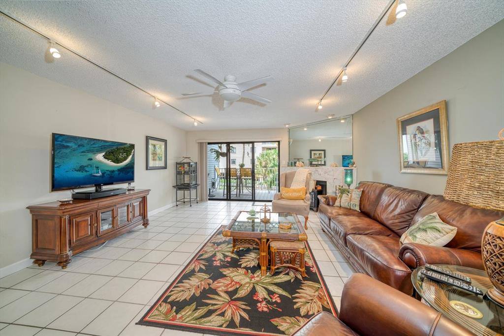 12274 1ST Street West, Treasure Island, FL 33706