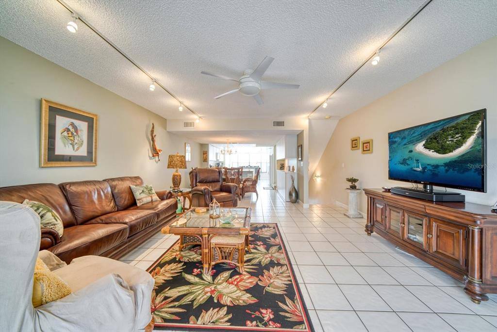 12274 1ST Street West, Treasure Island, FL 33706