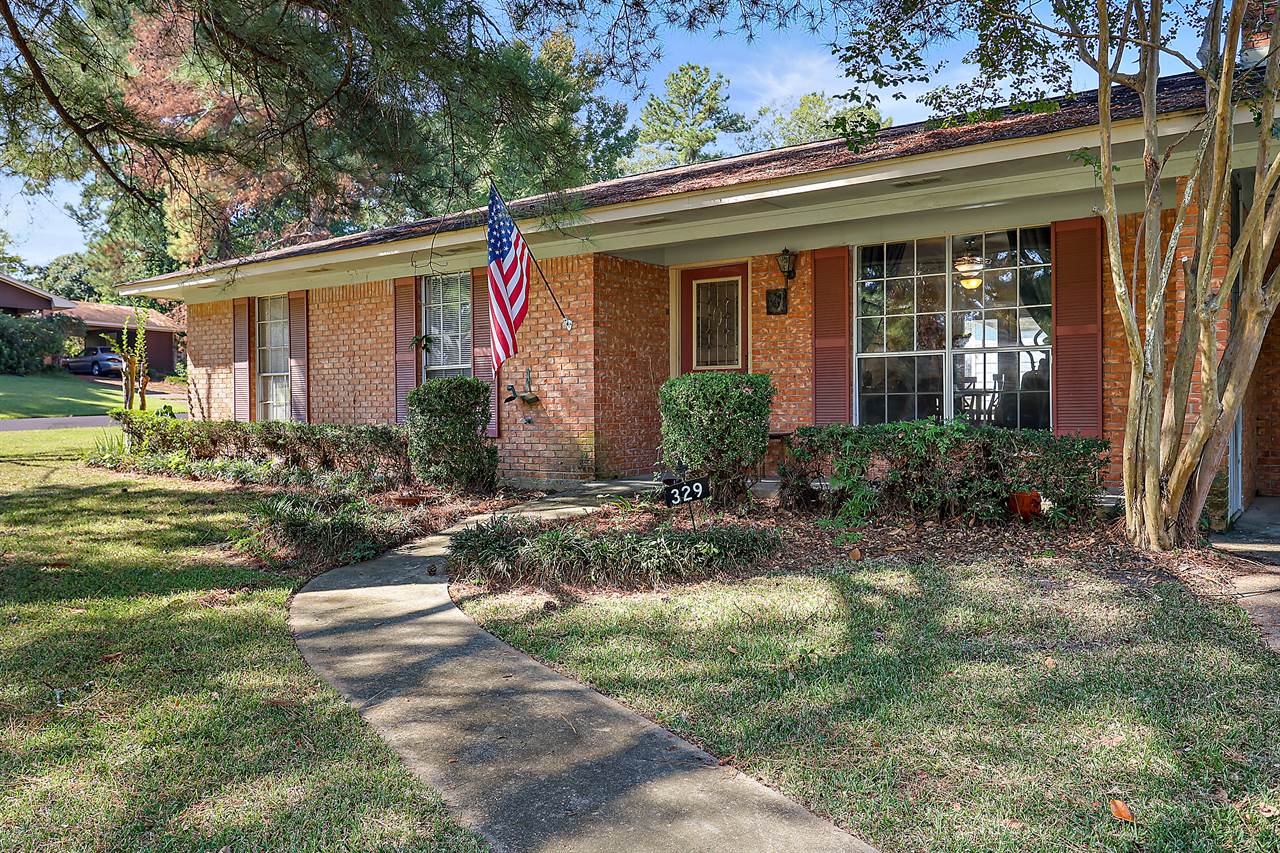 329 Bruin Avenue, Pearl, MS 39208