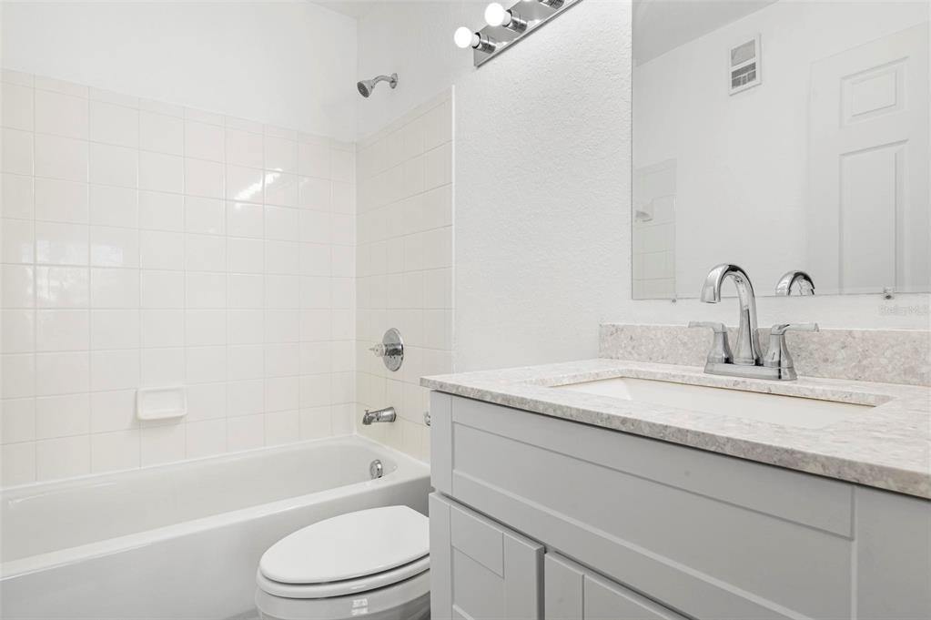 850 South Tamiami Trail, Sarasota, FL 34236