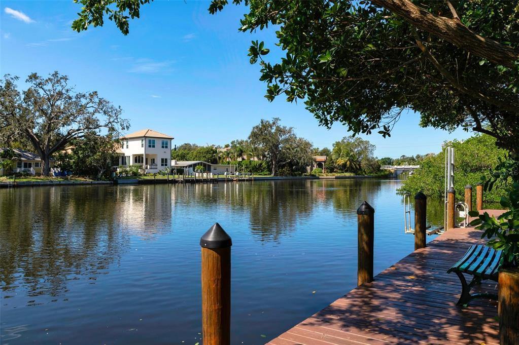 850 South Tamiami Trail, Sarasota, FL 34236