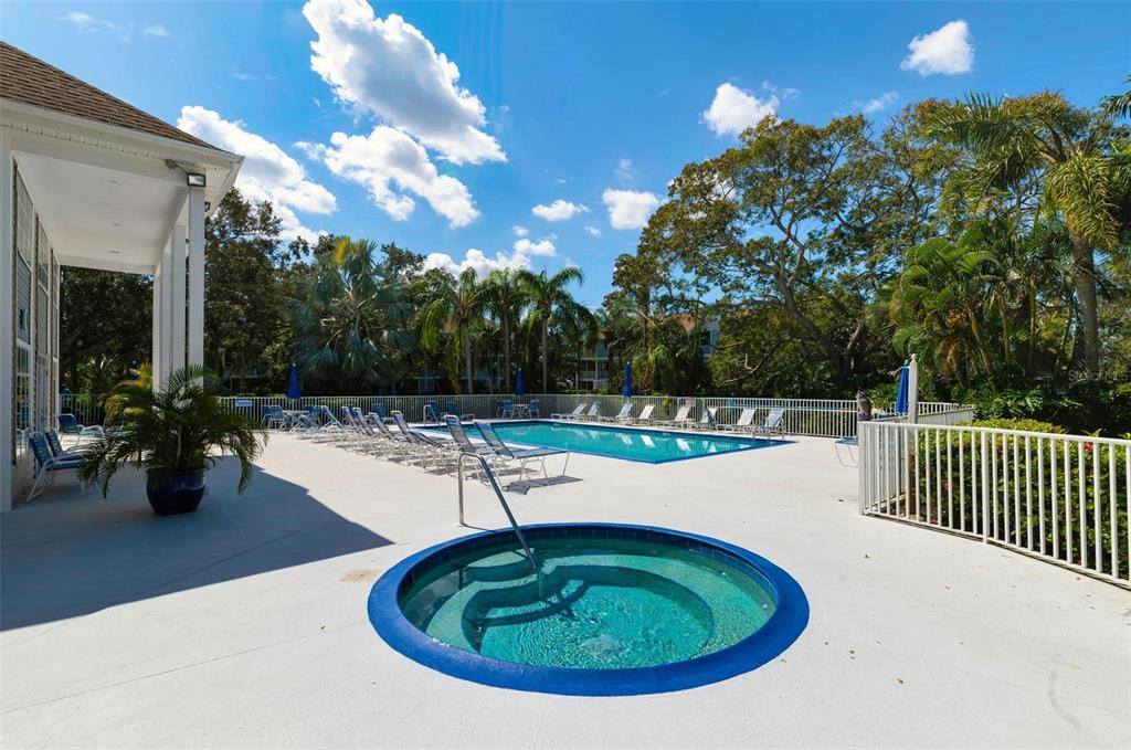 850 South Tamiami Trail, Sarasota, FL 34236