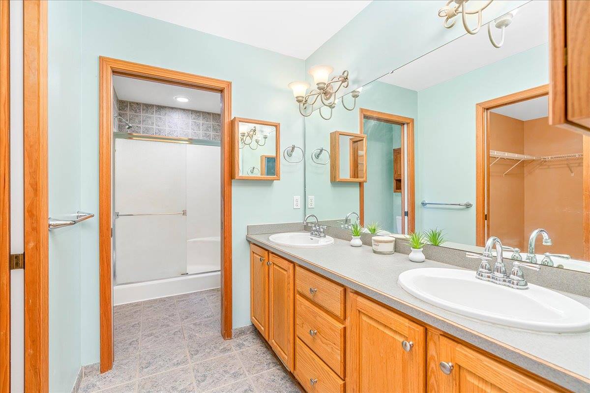 1928 Odyssey Drive, Brighton Township, MI 48114