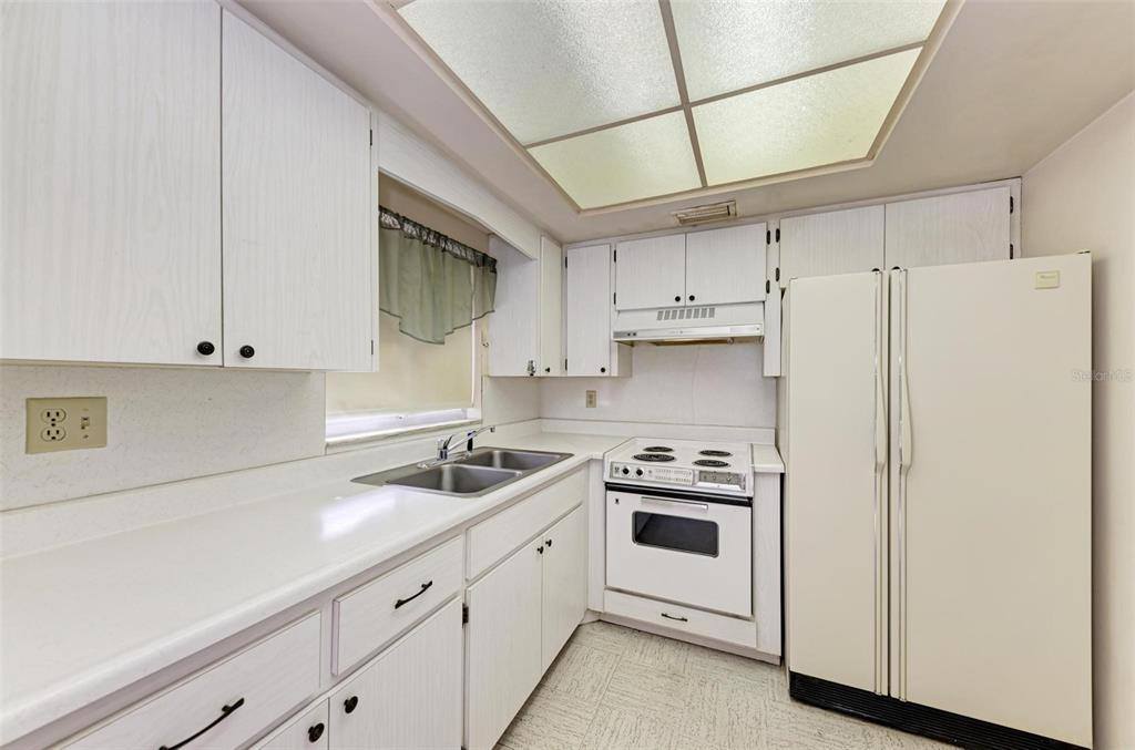 3751 South School Avenue, Sarasota, FL 34239