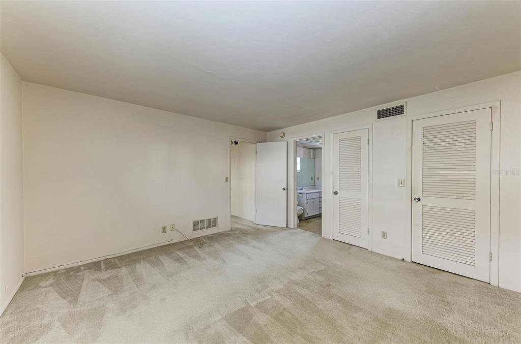 3751 South School Avenue, Sarasota, FL 34239