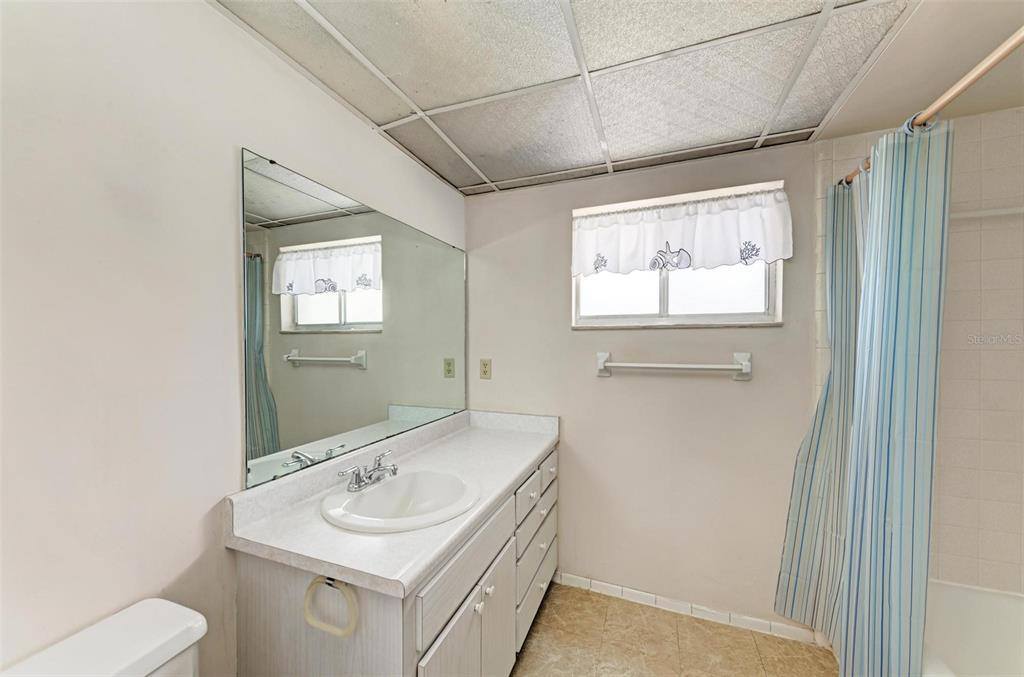 3751 South School Avenue, Sarasota, FL 34239