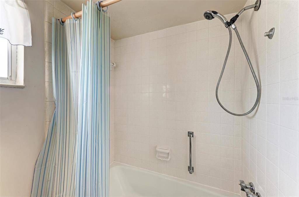 3751 South School Avenue, Sarasota, FL 34239