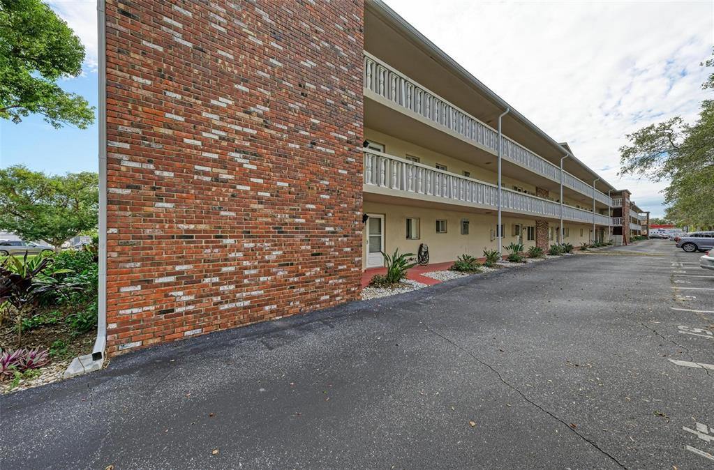 3751 South School Avenue, Sarasota, FL 34239